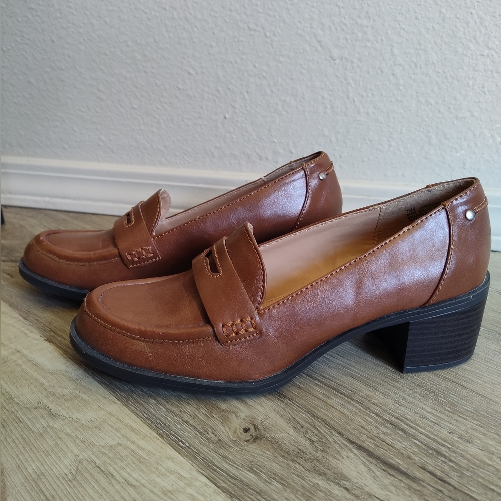 Nine & Co Camel Mary Jane Chunky Heel Size 7 1/2
